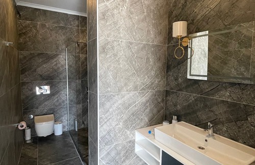 Trabzon House | Unique view -2 minutes to sea/5 minutes to city centre.New builded and furnished