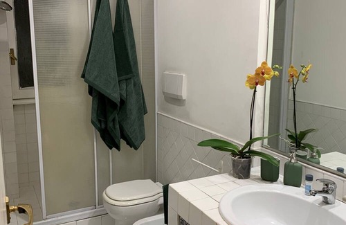 Quartiere XV Della Vittoria Apartment | Apartment 'Casetta In Centro' with Balcony, Wi-Fi and Air Conditioning