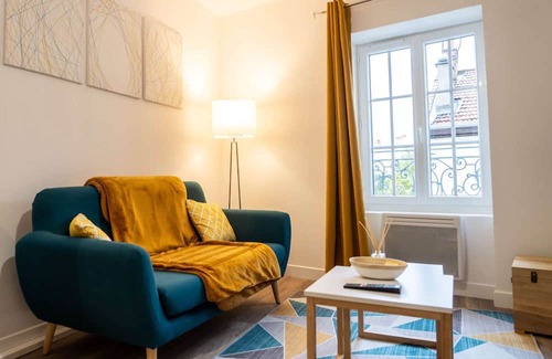 Chateauvert Apartment | Superbe T2 centre ville dernier étage avec balcon