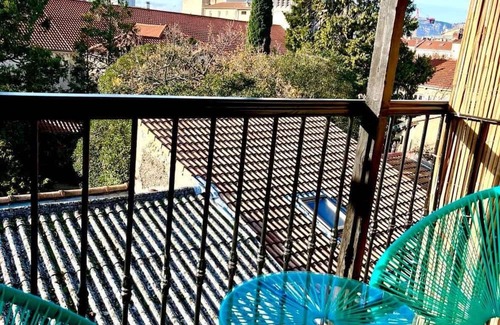 Chateauvert Apartment | Superbe T2 centre ville dernier étage avec balcon