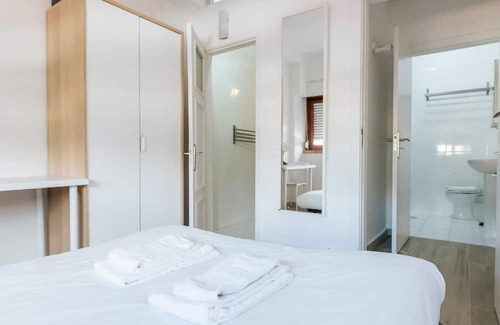 Linda-a-Velha Apartment | Holiday apartment Lisbon for 1 - 8 persons with 4 bedrooms - Holiday apartment