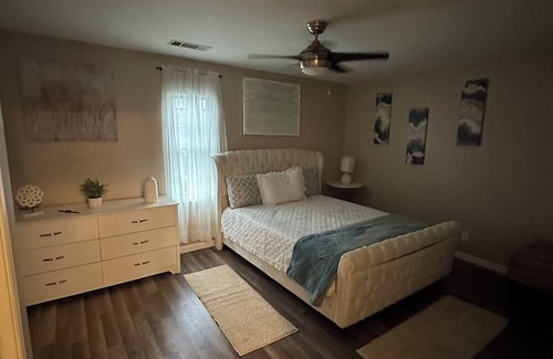 Sylvan Hills House | Cozy chill spot 3 bedroom house 2 full bath . In the heart of the city.