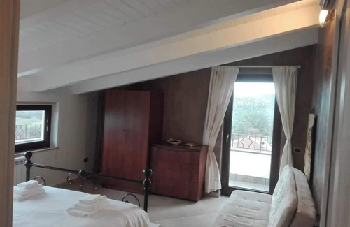 Caiazzo Villa | Homerez - Villa for 17 ppl. with swimming-pool, garden and terrace at Caiazzo