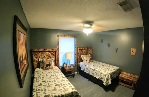 Karnack House | Bring the whole family to this great woodsy home w/ lots of room for fun!!