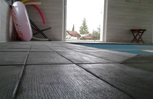 Aurel Apartment | Gite Spacieux 4 Personnes, Vaucluse. Acces Privatisé à une Piscine Interieure