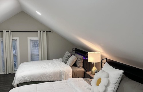 Deer Park House | Top1 BNB Highland Home Sweet Home 9 Beds 2 Bath 4 Bedrooms