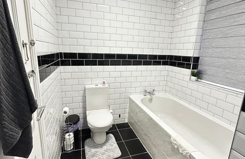 Oldham House | Entire Apartment Manchester - Near Etihad Stadium - Close To The City