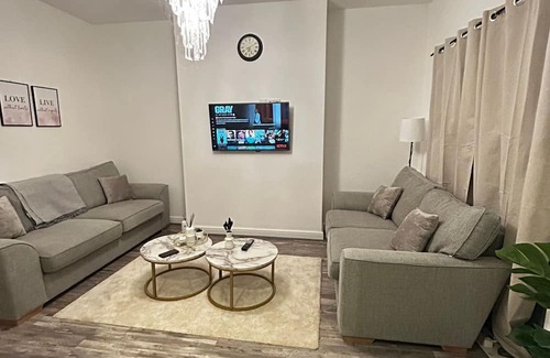 Oldham House | Entire Apartment Manchester - Near Etihad Stadium - Close To The City