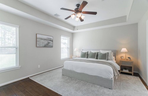 Spring House | Lovely 1 story/4bdr home w HUGE backyard for all!