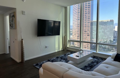 Downtown Los Angeles Condo | Luxury Condo Downtown LA! W/ Views!