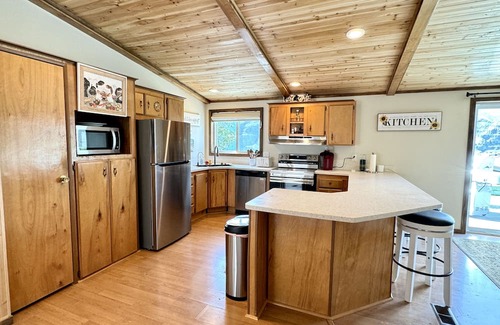 Sunland Estates Cabin | Cabin on the Cliff Near Gorge Amphitheater