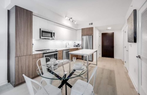 NoMa Apartment | Deluxe One Bedroom Near FedEx Drop Box WDC