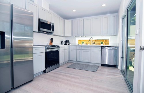 St. Augustine House | Beautiful and immaculate 3 Bedroom with lots of light and character!