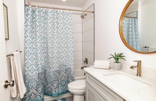 St. Augustine House | Beautiful and immaculate 3 Bedroom with lots of light and character!