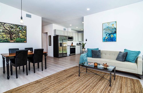 St. Augustine House | Beautiful and immaculate 3 Bedroom with lots of light and character!