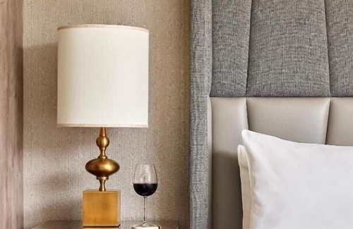 Dupont Circle Apartment | King Room Near National Geographic Museum WDC