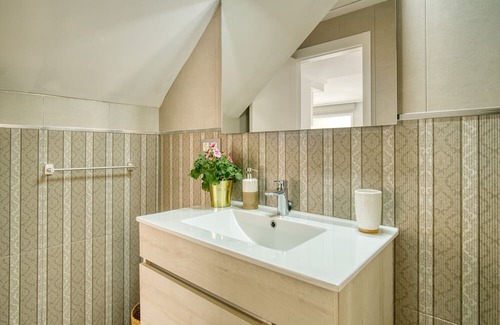 Cabo de las Huertas Apartment | Apartment 'Mar 6' with Shared Terrace, Wi-Fi and Air Conditioning