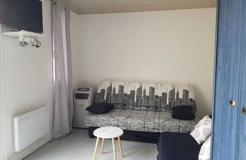 La Jetee Apartment | Homerez - Studio in Canet-Roussillon
