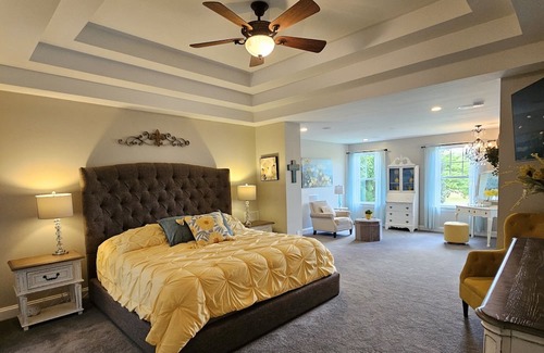 Mooresville House | Lake View, Community Dock and Pool next door, Kayaks, Sleeps 12, boating options