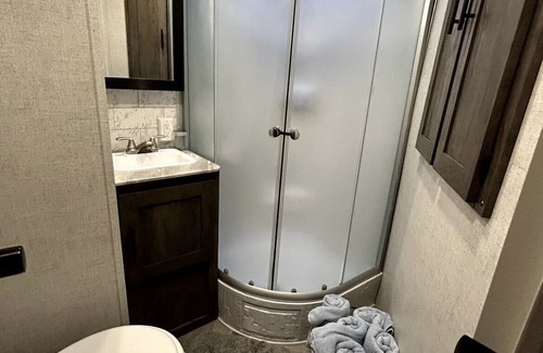 Nancy House | Cozy camper less than a mile from the beautiful Lake Cumberland!
