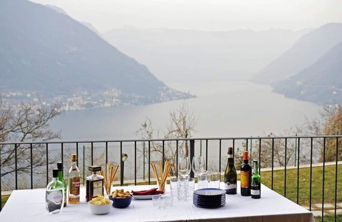Riva Apartment | Vacation apartment/apartment for 10 guests with 190m² in Faggeto Lario (122897)