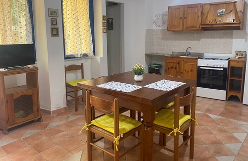 Dorgali House | La casa di Mariedda - Four Bedroom House, Sleeps 8