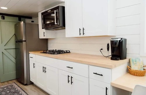 West Central House | Tiny House - Centrally Located