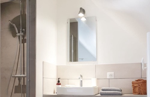 Coulanges-la-Vineuse Bed & Breakfast | Hébergement Indépendant Dans Maison Avec Piscine, au Coeur du Vignoble