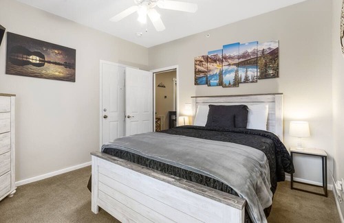 Branson Condo | Our Happy Place at Holiday Hills – A Branson Bonanza! Resort Home, Pet Friendly