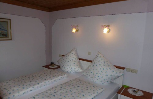 Lindberg Apartment | Holiday apartment with a swimming pool