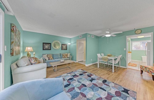 Destin House | Townhome w Pvt Beach access & free 2 chair set up