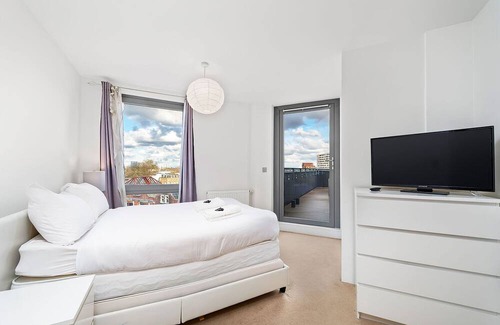 Islington Apartment | Cozy Modern 3 Bed 2 Bath Flat in East London . Family & Pet-freindly