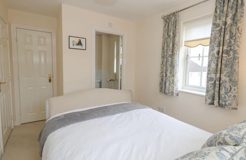 Sturminster Newton Cottage | NO. 98, pet friendly, with a garden in Sturminster Newton