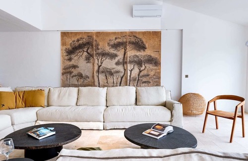 Murs Villa | Le Grand Bijou Summar