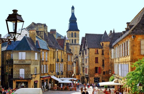 Le Bugue House | Stylish architect house with mature garden private pool. A real gem