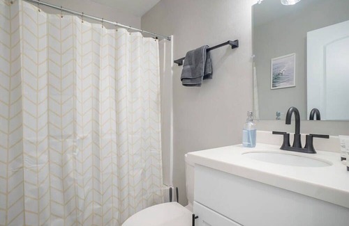 Bayview Apartment | Hillside Cove - Port Suite