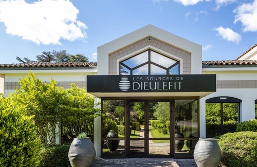 Dieulefit Hotel | LES SOURCES DE DIEULEFIT