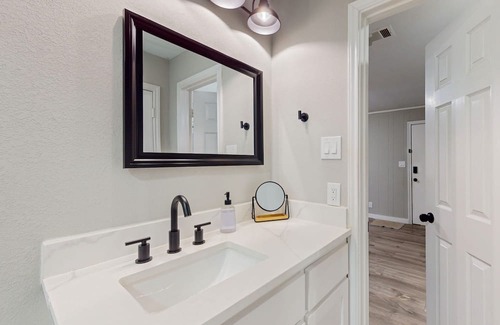 McKinney House | Dog-friendly home near downtown with patio, streaming, grill, W/D, fast WiFi, AC