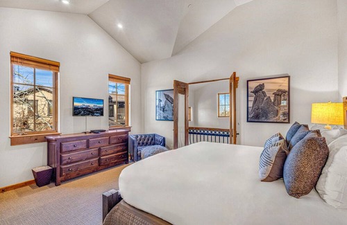 Pronghorn House | 4 BR Pet-Friendly Townhouse @ Juniper Preserve Resort