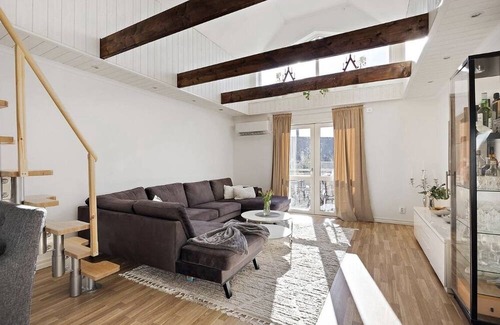 Olofstorp Villa | Mysigt hus med Jacuzzi i Olofstorp