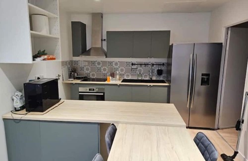 Saint-Priest Apartment | Appartement T5 Avec 4 Chambres