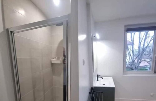 Saint-Priest Apartment | Appartement T5 Avec 4 Chambres