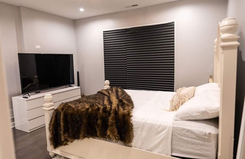 Grand Boulevard Condo | Luxe living awaits in our newly built condo in the artsy Bronzeville district