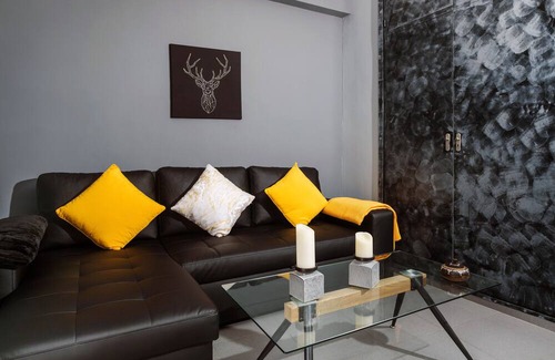 Alameda Apartment | Apartment 'Conde 10' with Balcony, Wi-Fi and Air Conditioning