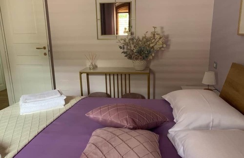 Castelbuono Villa | Villa ampia e accogliente con uliveto in borgo mediievale