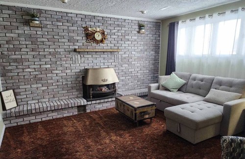 Tillsonburg Apartment | Generational Delight!!