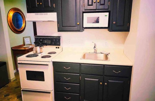 Tillsonburg Apartment | Generational Delight!!