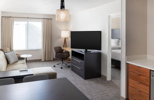 Fairfield House | UPGRADE YOUR EXTENDED STAY EXPERIENCE.
