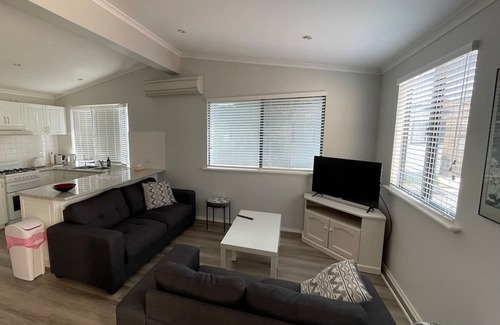 Broadwater Cabin | Budgie Smuggler - Cabin 96 GBHP