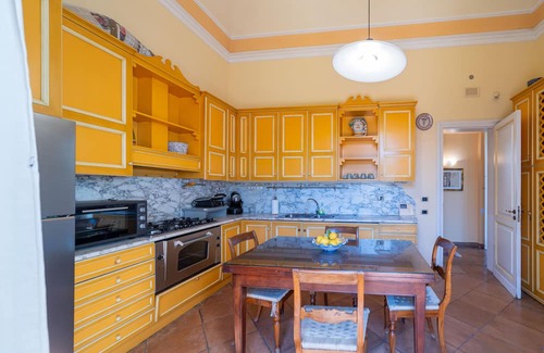 Ognina Villa | Luxury, Catania centre, by the sea, Etna view, mini pool, lush parkland